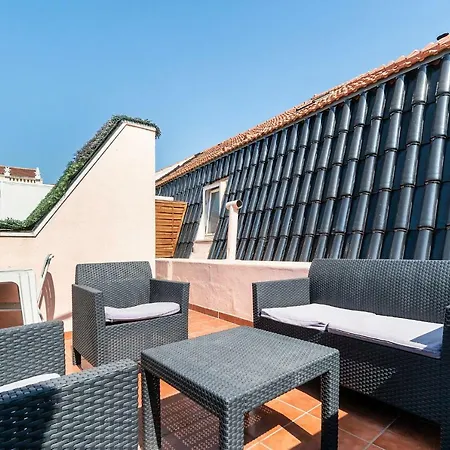 Bright And Nice 3 Bd Flats In Dt Martim Moniz Square Lisboa