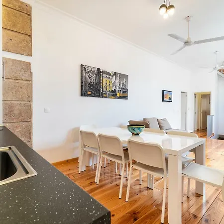 Bright And Nice 3 Bd Flats In Dt Martim Moniz Square