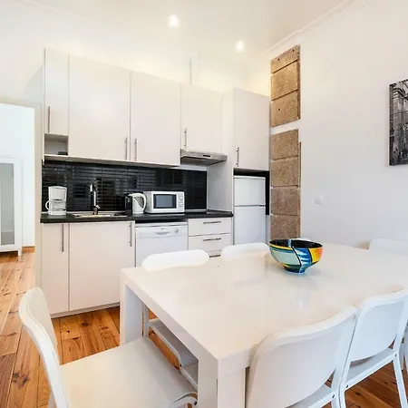 Bright And Nice 3 Bd Flats In Dt Martim Moniz Square * Lisboa