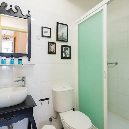 Bright And Nice 3 Bd Flats In Dt Martim Moniz Square