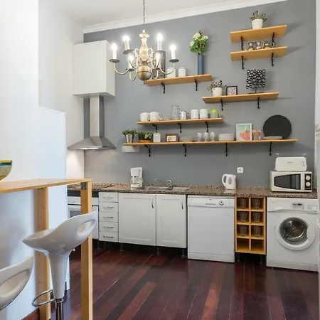 Bright And Nice 3 Bd Flats In Dt Martim Moniz Square *