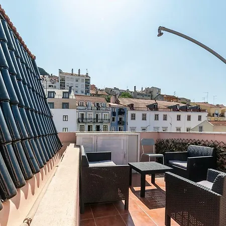 Bright And Nice 3 Bd Flats In Dt Martim Moniz Square Apartman *