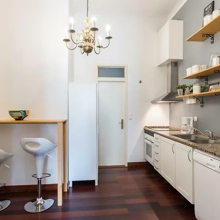 Bright And Nice 3 Bd Flats In Dt Martim Moniz Square Apartman *